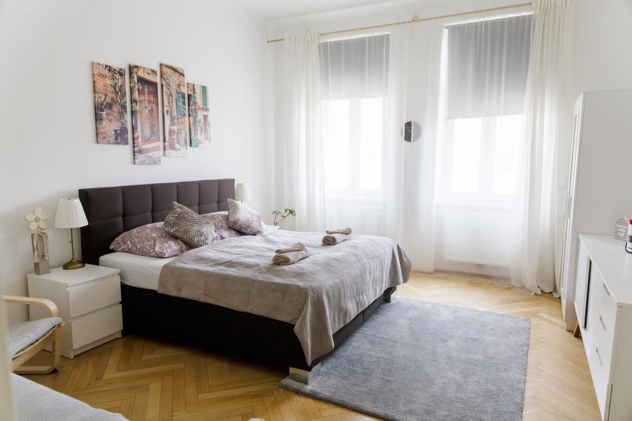Moonlight Apartment With Porch Near Schoenbrunn And Westbahnhof Vienna Esterno foto
