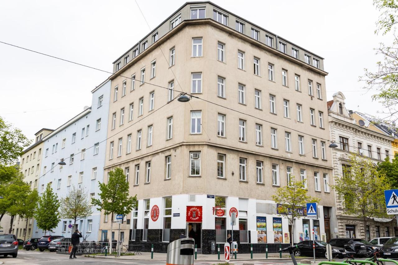 Moonlight Apartment With Porch Near Schoenbrunn And Westbahnhof Vienna Esterno foto